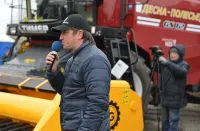 «Брянсксельмаш» представил зерноуборочный комбайн GS12 на агротехническом форуме в Ульяновске